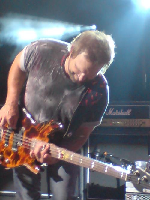 MICHAEL  ANTHONY ROCKIN IN LONDON 2009